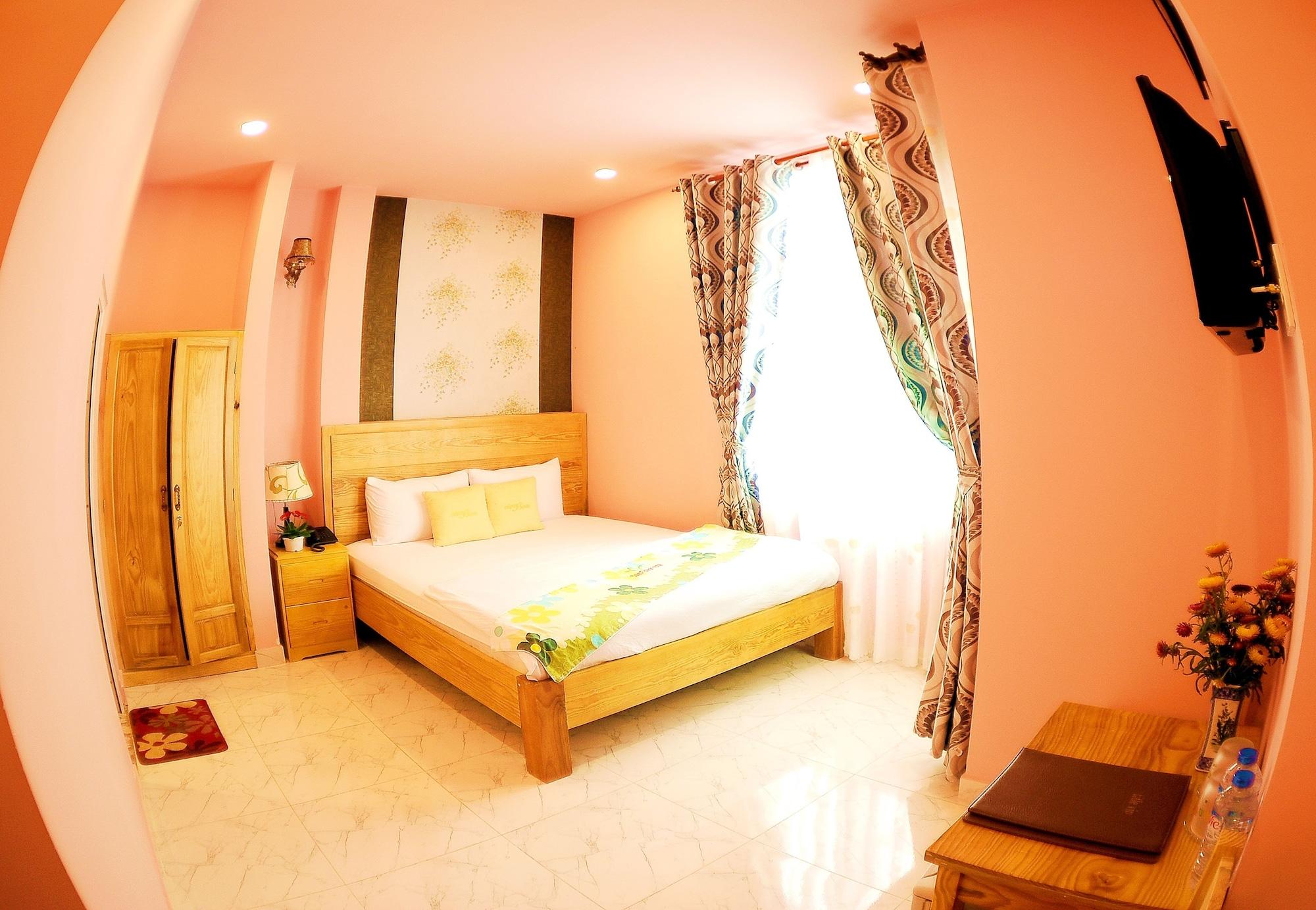 Dalat Flowery Hotel & Coffee Extérieur photo
